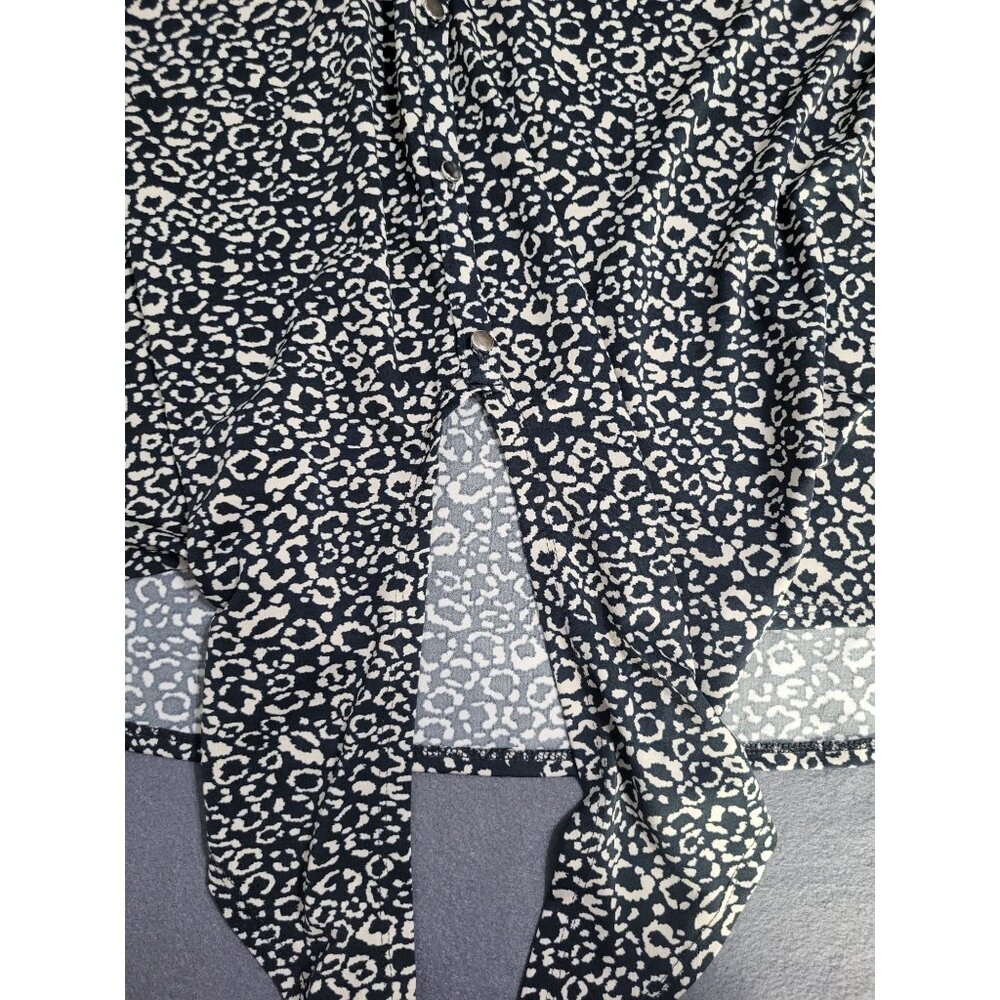AVA & GRACE Women's Large Petite Tie Front Blouse Animal Print Roll Tab Sleeve - Picture 9 of 9